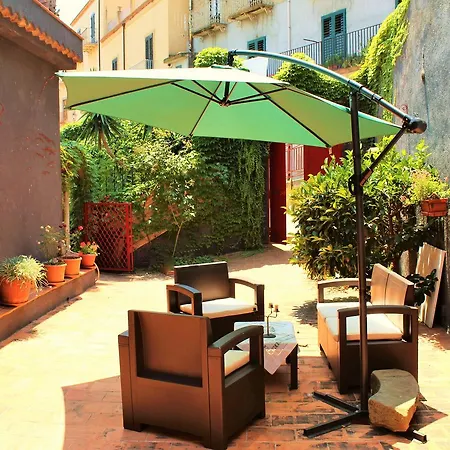 Le Palme Frühstückspension Naso